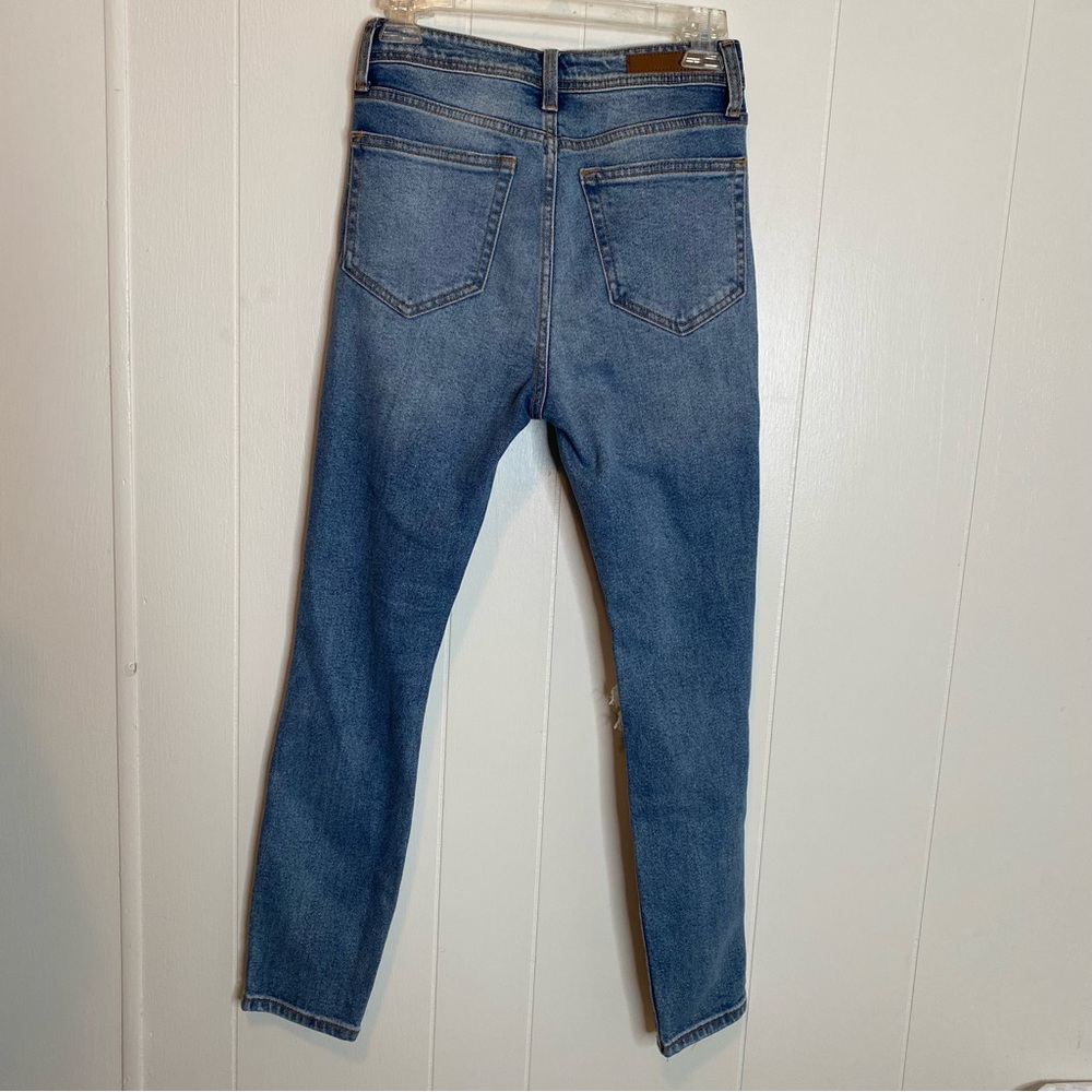 Cello Distressed Blue Wash Mom Skinny Jeans. Size 3 - Picture 5 of 8
